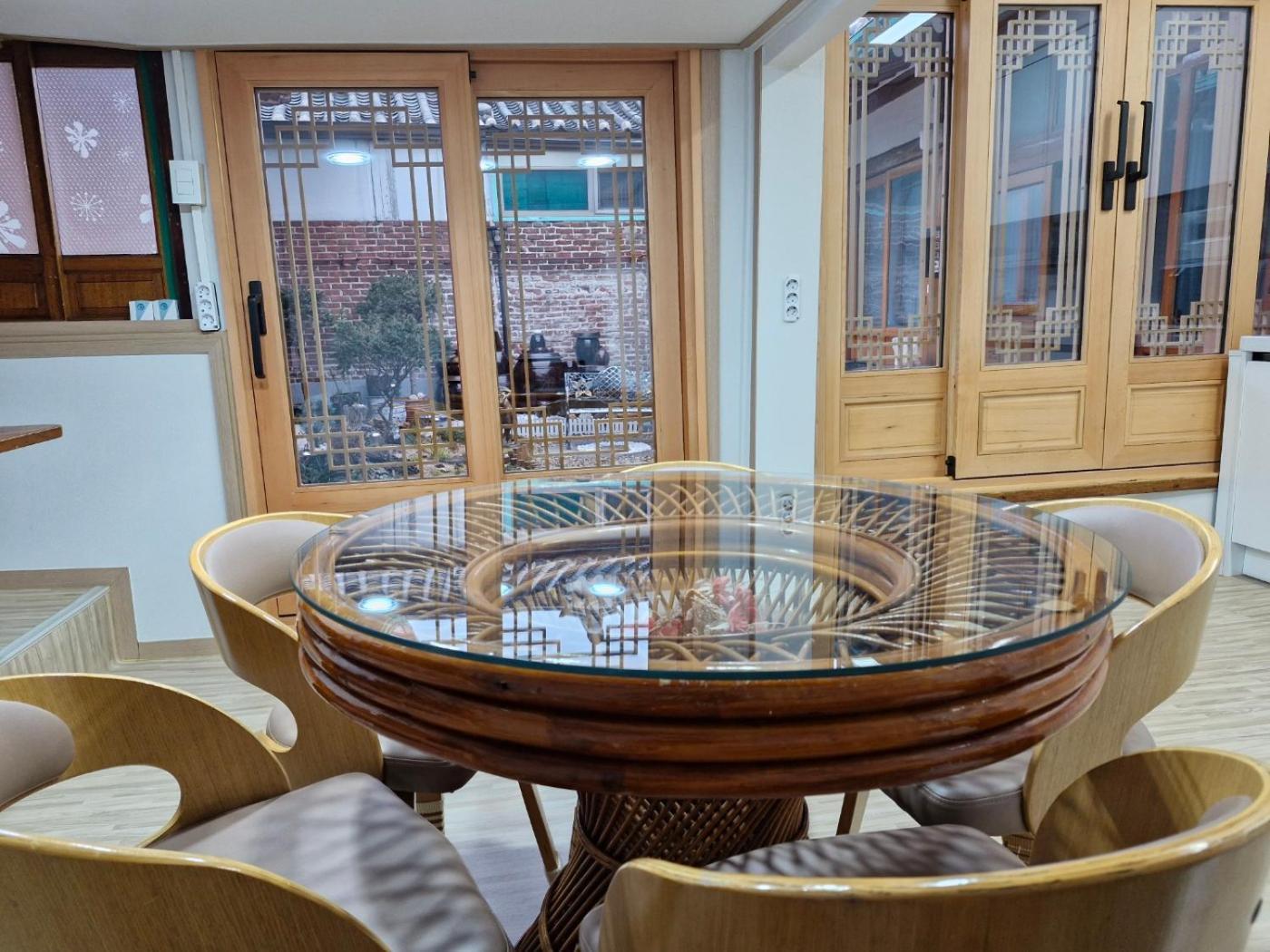 Leedo Hanok * Seoul